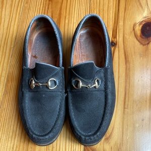 GUCCI Vintage Round Toe Suede Loafers With Horesbit Size 37